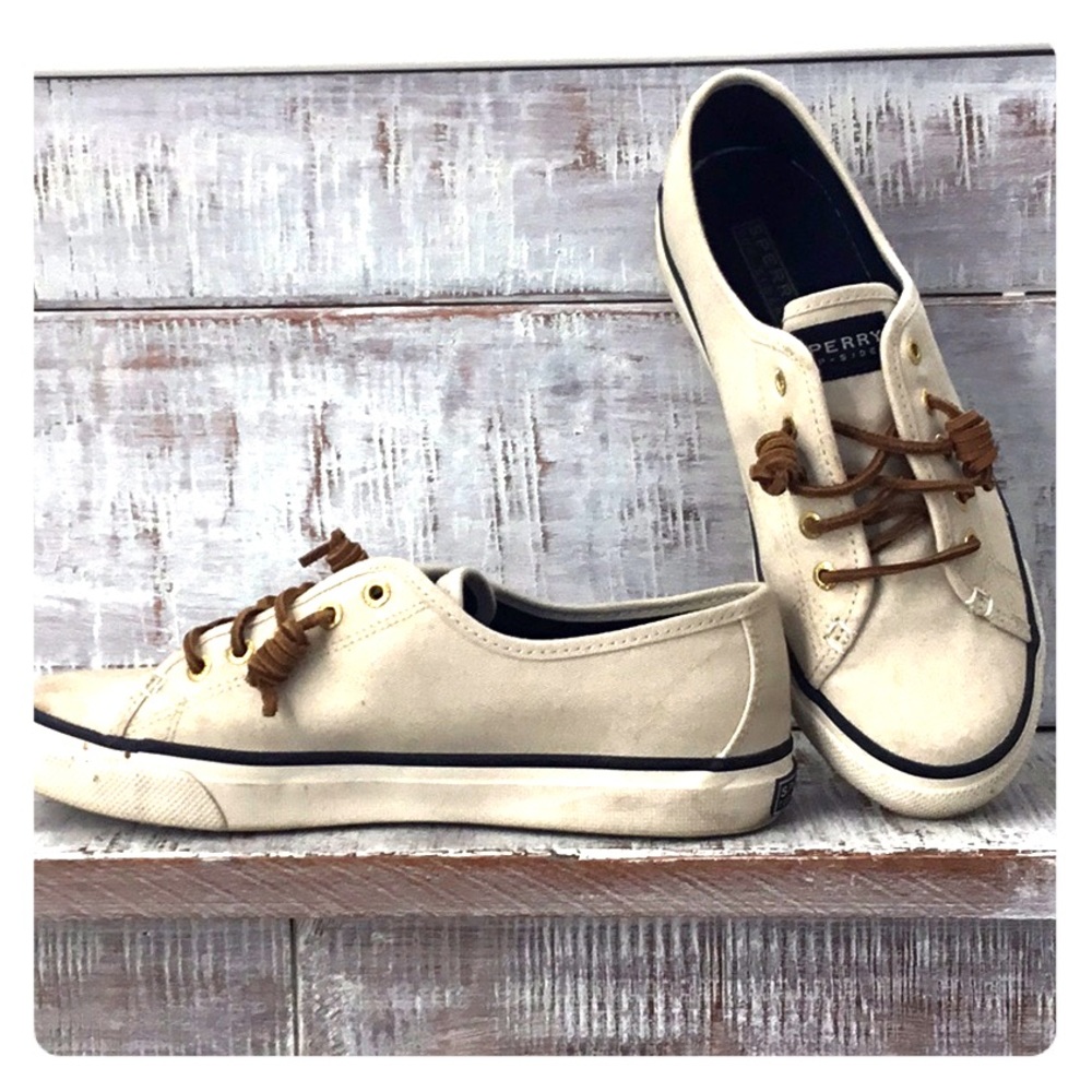 Women’s Sperry sneakers in ivory